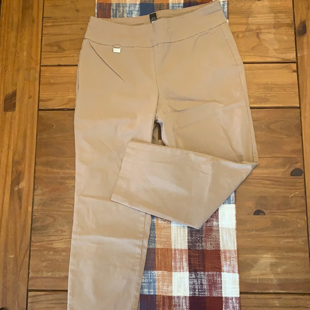 Women’s Alfani Capri’s - Tan - Size 8